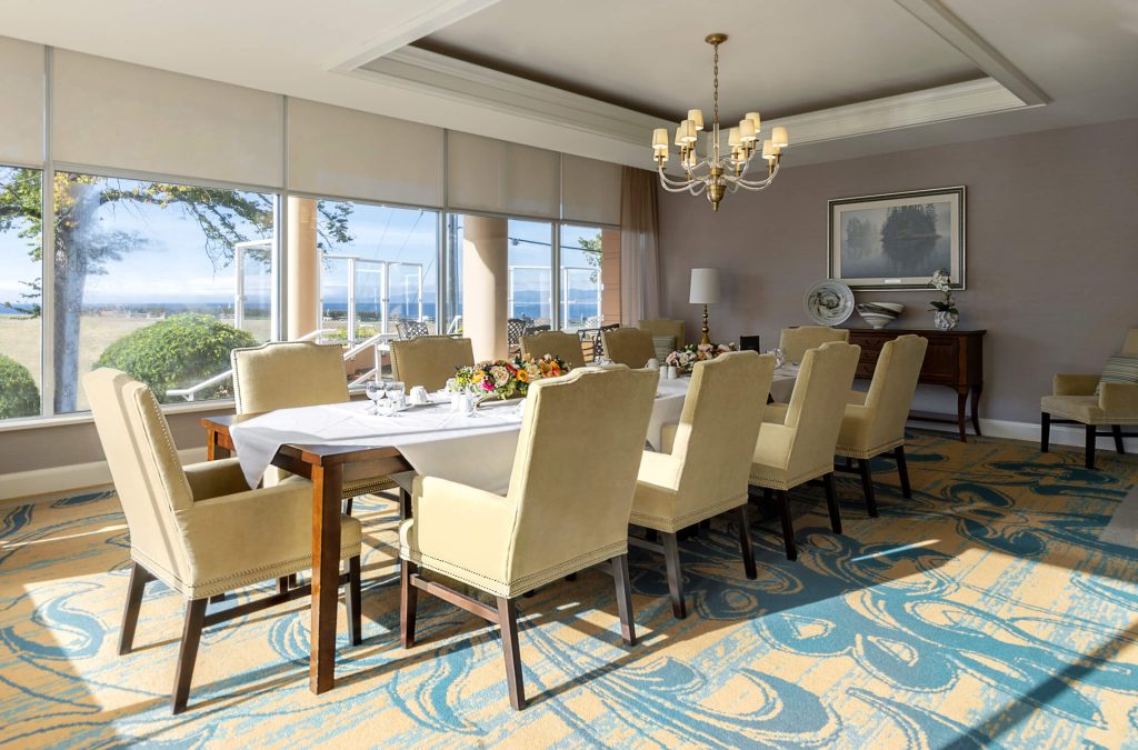 Large dining table with coastal views, interior design architectural photography in Vancouver, Victoria, Nanaimo.